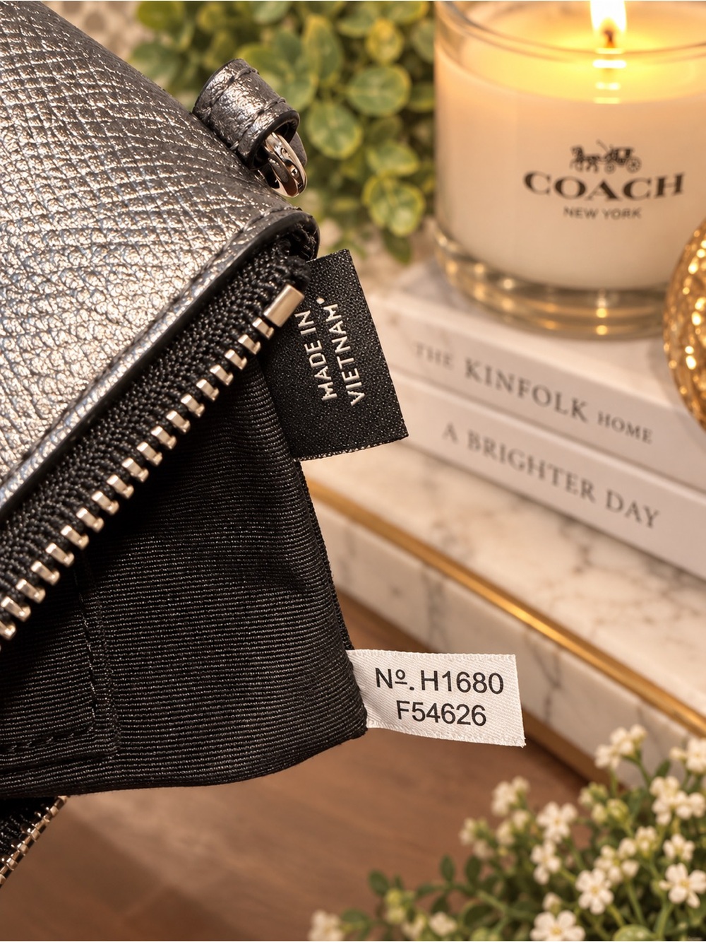 Coach Gunmetal Crossgrain Leather Corner Zip Wristlet EUC - Picture 4 of 4